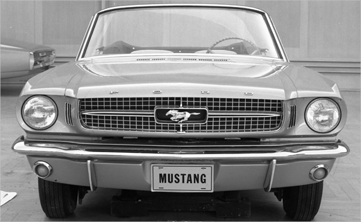 evolution-of-the-ford-mustang-badge-logo-design-17