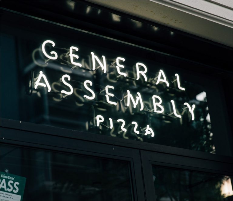 General Assembly Pizza Unveils New Logo and Packaging LogoDesigner.co